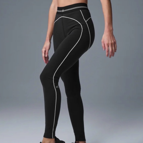 Alo Black Heartthrob Leggings - Picture 1 of 5